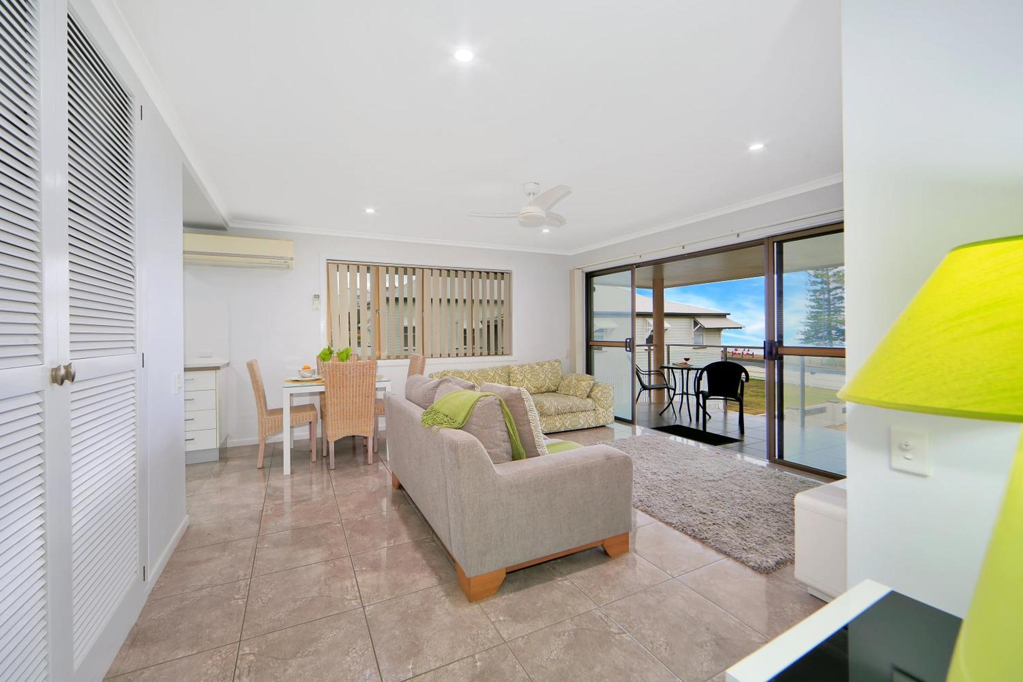 Nautilus Beachside Apartments Bargara Bilik gambar